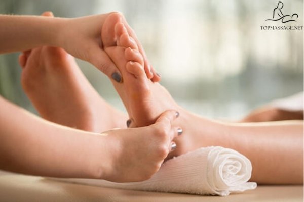 Massage lòng bàn chân có tác dụng gì?